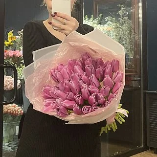 Букет из 51 махрового тюльпана