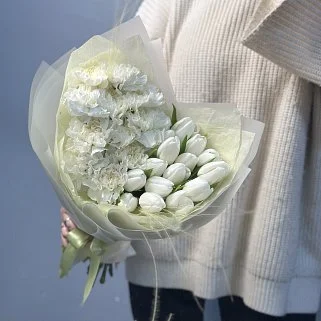 Дуо-букет белых тюльпанов и гвоздик M