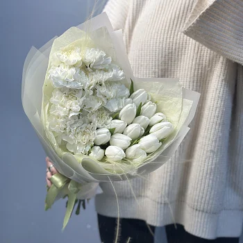 Дуо-букет белых тюльпанов и гвоздик M