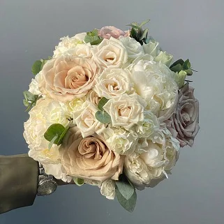 Свадебный букет невесты Бежевый классический
