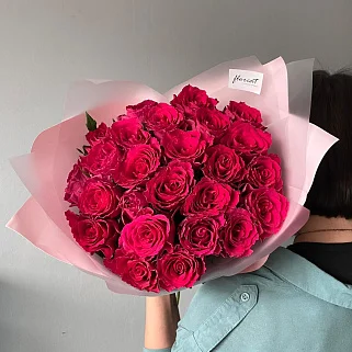 Букет из 25 ярко-розовых роз 50см (Кения)