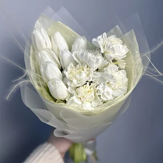 Дуо-букет белых тюльпанов и гвоздик S