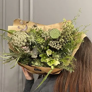 Сборный букет Зеленый в крафте M