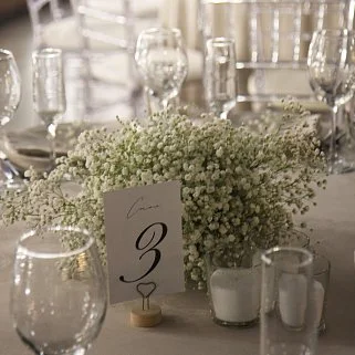 Номер на стол гостей на подставке