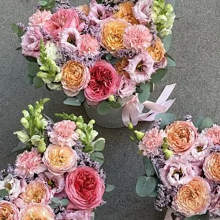 Букет в шляпной коробке Розовое кружево S