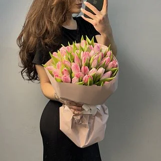 Букет из 51 розового тюльпана