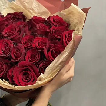 Букет из 15 красных роз 50см