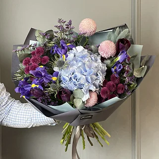 Мужской букет с гортензией