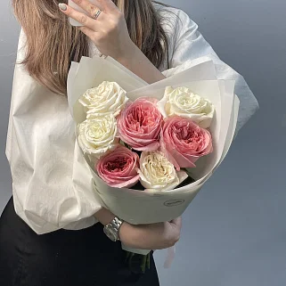 Букет пионовидных роз Pink Expression и Playa Blanca XS