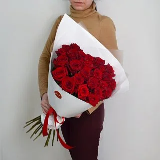 Букет из 25 красных роз 60см (Россия)