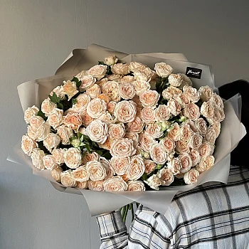 Букет из 15 кустовых пионовидных роз Good Wedding