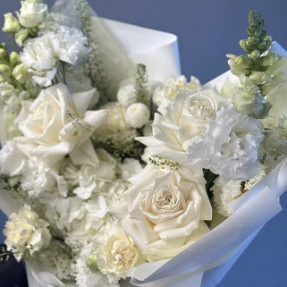 Сборный букет Вайт гарден M