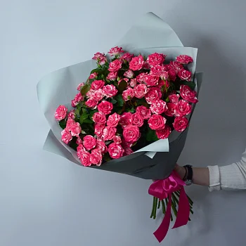 Букет из 15 кустовых роз Fireworks