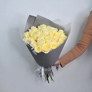 Букет из 25 белых роз 60см (Россия)