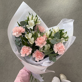 Стойкий дуо-букет альстромерий и гвоздик S