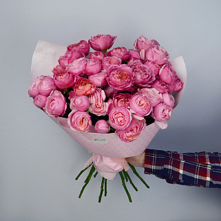 Букет из 15 кустовых пионовидных роз Juliet Cerise