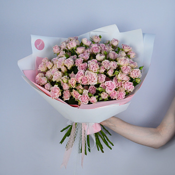 Букет из 25 кустовых пионовидных роз Sweet Flow