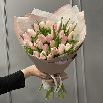 Букет из 25 розовых тюльпанов