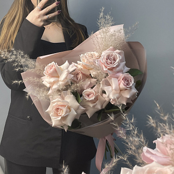 Букет из 7 роз Sweet Escimo
