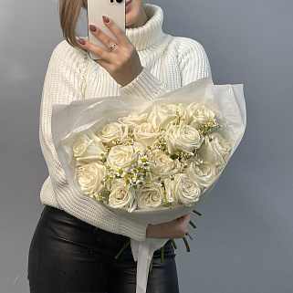 Дуо-букет роз Playa Blanca и матрикарии L