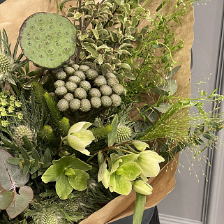 Сборный букет Зеленый в крафте M