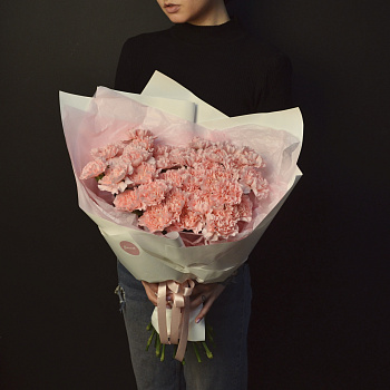 Букет из 31 розовой гвоздики