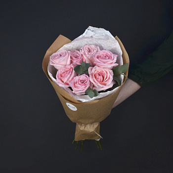 Букет пионовидных роз Pink O'Hara и эвкалипта XS