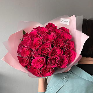 Букет из 25 ярко-розовых роз 50см (Кения)