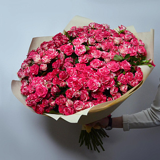 Букет из 51 кустовой розы Fireworks