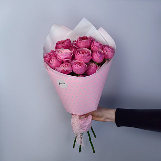 Букет из 5 кустовых пионовидных роз Juliet Cerise